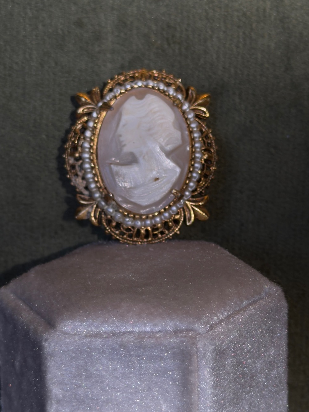 Vintage Signed Florenza Faux Pearl Shell Cameo Brooch Pin - Victorian Revival